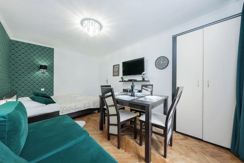 UNITApartament Short Rent Apartment in Warsaw by Metro Station Rondo ONZ Apart with 3bedrooms 22