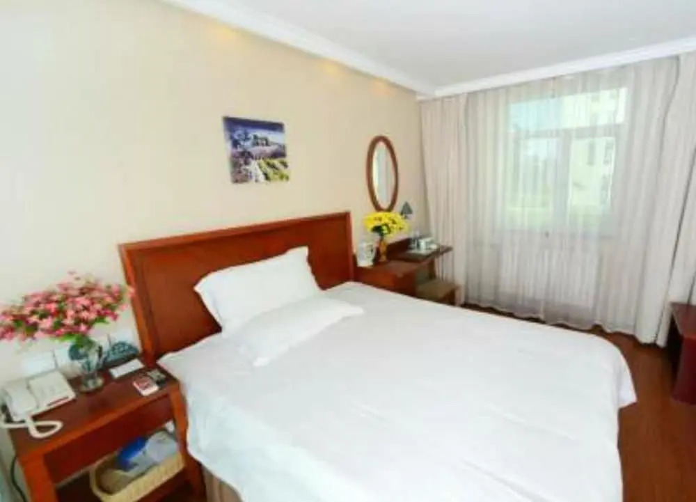 GreenTreeInn BeiJingYiZhuang WanYuanRd MetroStation Hotel