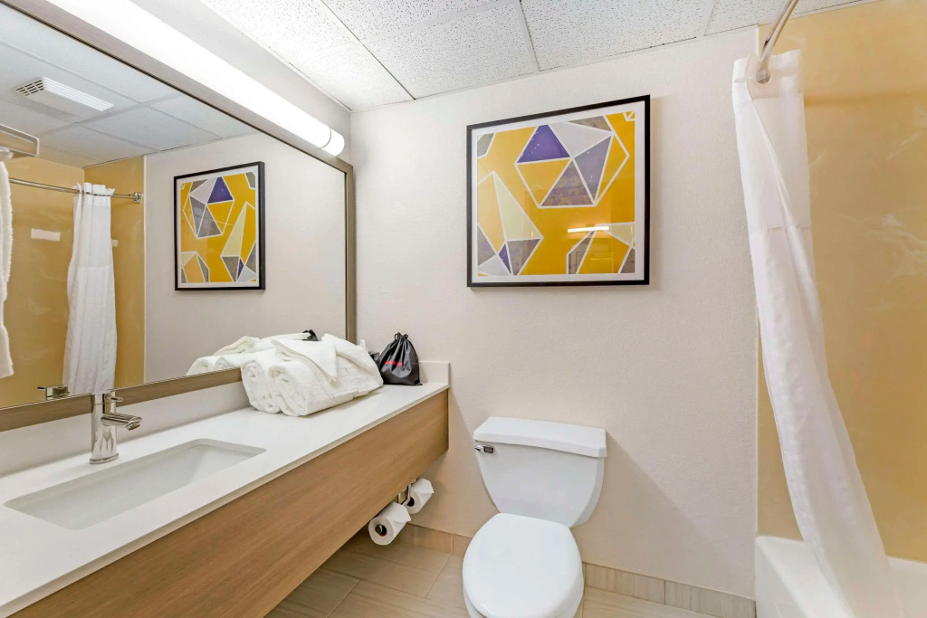 Comfort Inn & Suites Cuyahoga Falls - Akron