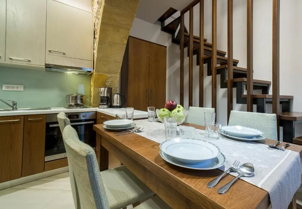 Agarathos Deluxe Homes In the Heart of Kaliviani Near Balos