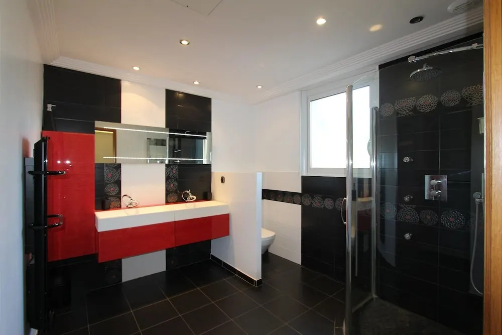 "AU HAVRE DE PAIX" 5 étoiles Prestige jacuzzi, hammam, sauna, PISCINE chauffée Mougins Cannes Grasse