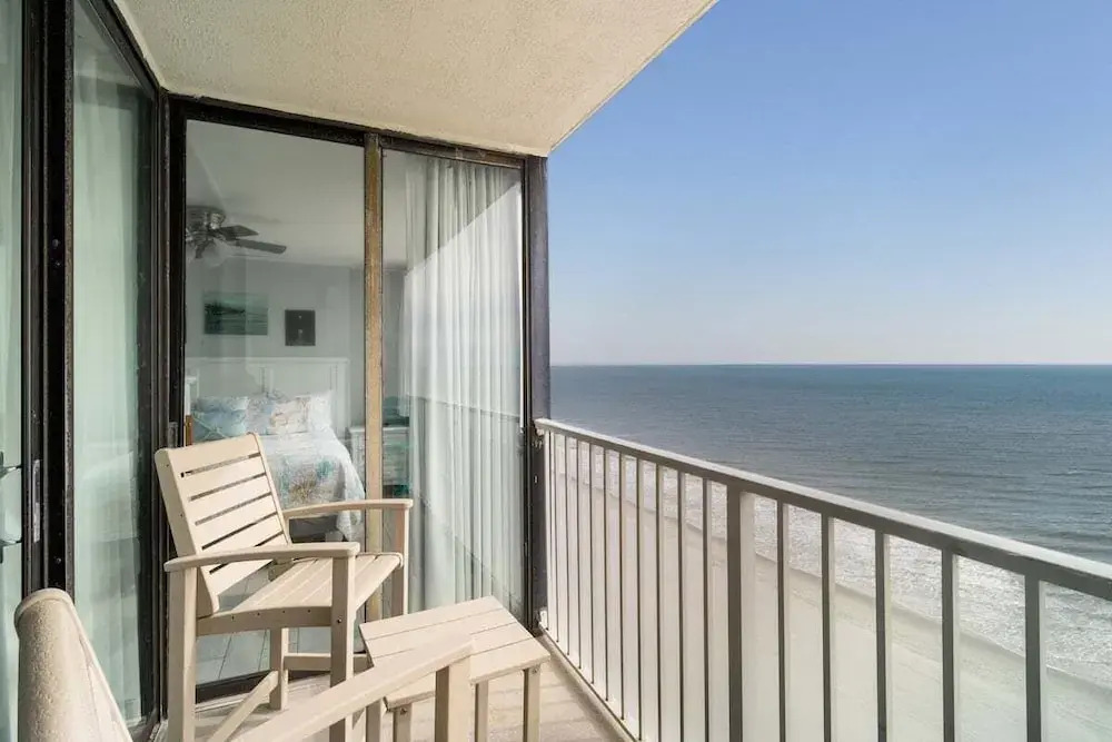 Sands Beach Club 1116