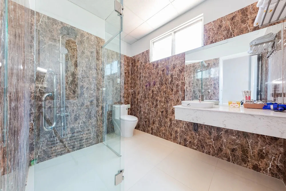 CCT Luxury Hotel