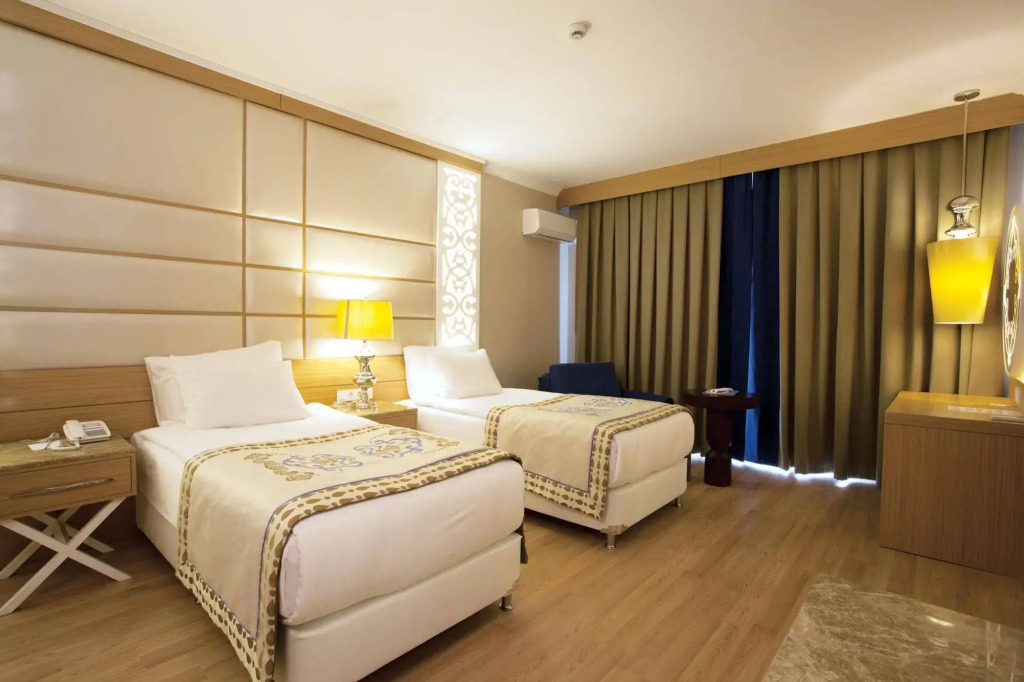Quattro Beach Spa & Resort Hotel