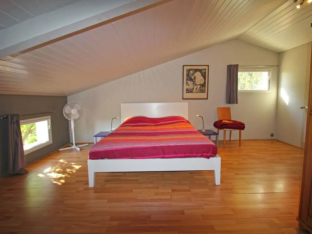 Provencal Villa With Private Pool and Beautiful View on the Vineyards