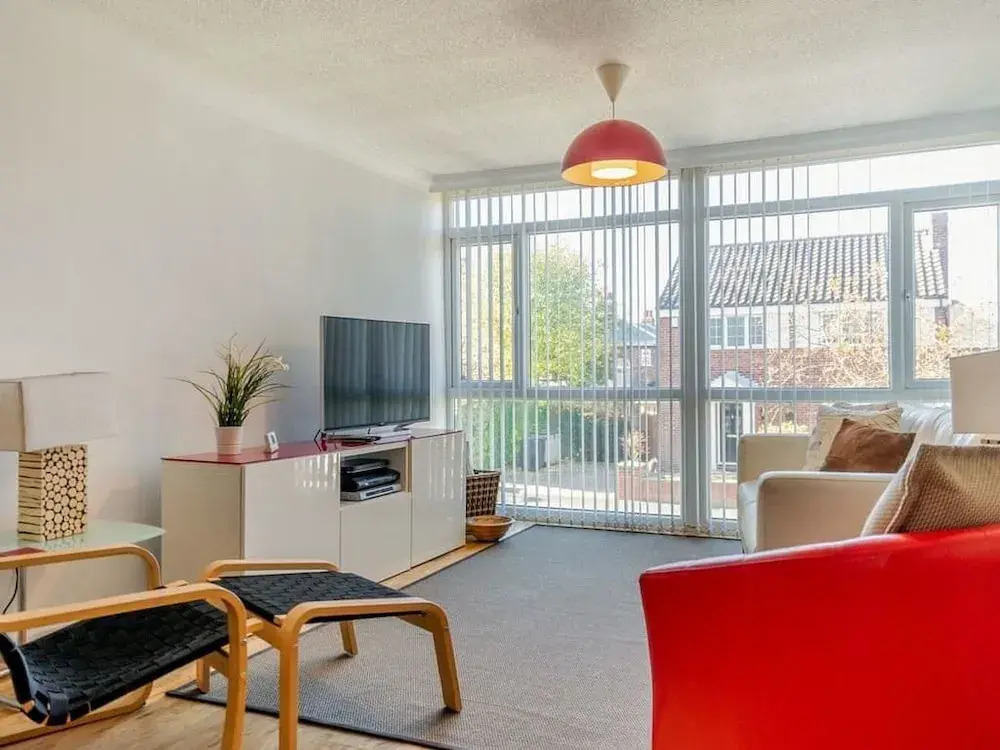 Central Townhouse With Double Terrace and Free Parking