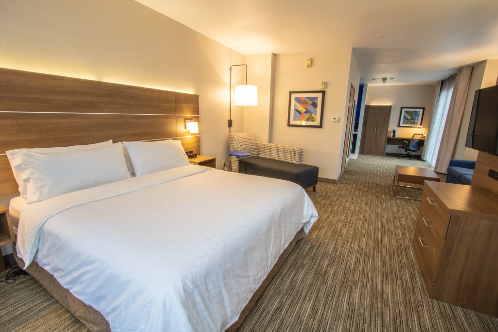 Holiday Inn Express Hotel & Suites Roseville - Galleria Area by IHG