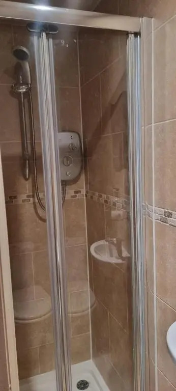 Budget 4 BedRoom house,Entire place.Sleeps 10