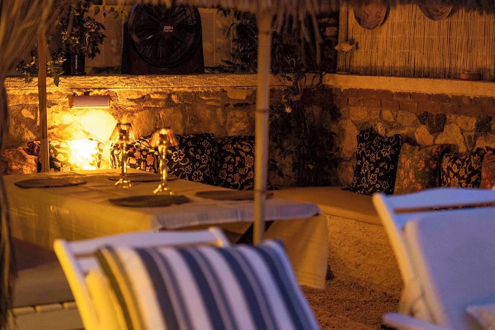 Lulu Inn Cesme
