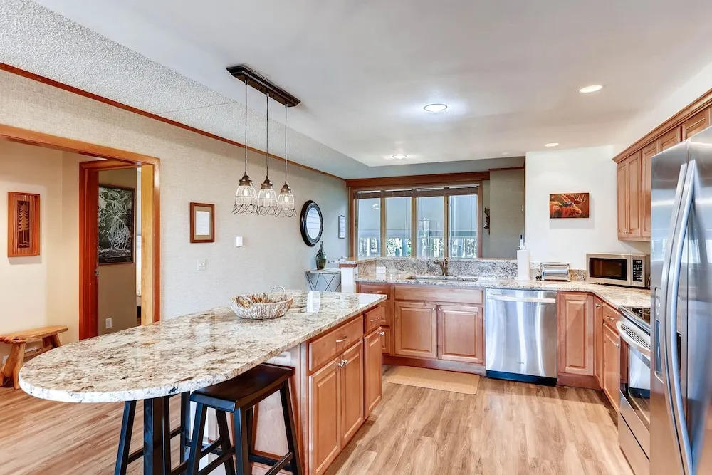 Spacious And Modern 2br Premier- The Pines- Kids Ski Free 2 Bedroom Condo by RedAwning