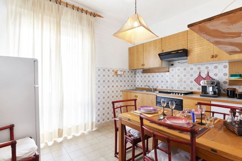 Pisa Hospital Apartment with Parking and Balcony