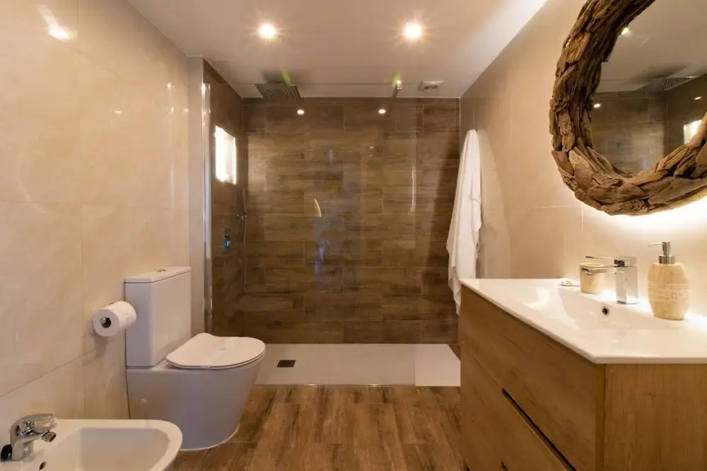 Room in Guest Room - Private Room With Beautiful sea View