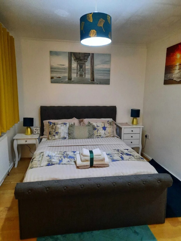 2-bed House in the Heart of Woodhouse, Leeds