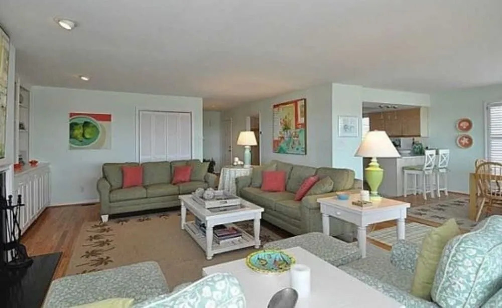 Dolphin's Den 3 Bedroom Condo by Redawning