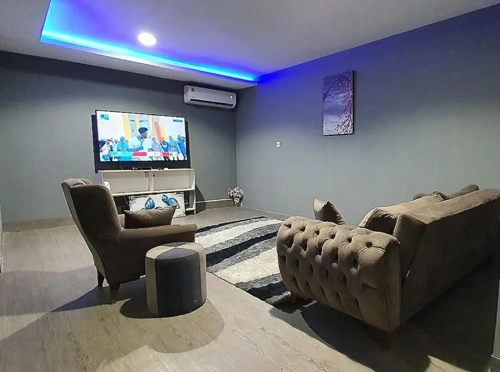 Legon City Mall Short Stay Apartments for Business and Vacation - East Legon