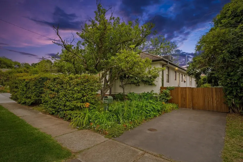 Comfortable 3-Bed Haven Near Canberra Attractions