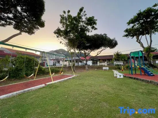 Spacious 2 Storey Homestay Tanjung Bungah 25pax by 3C / Evergreen Corner Tanjung Bungah