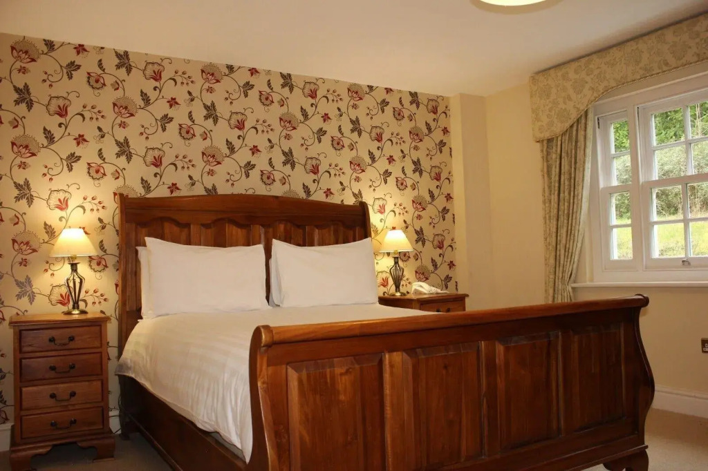 Rose in Vale Country House Hotel