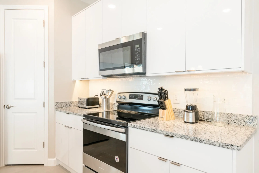 Incredible new 4 bed villa, just 10 minutes from Disney