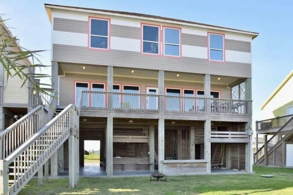 58 Steps To The Sea 6 Bedroom Home by RedAwning