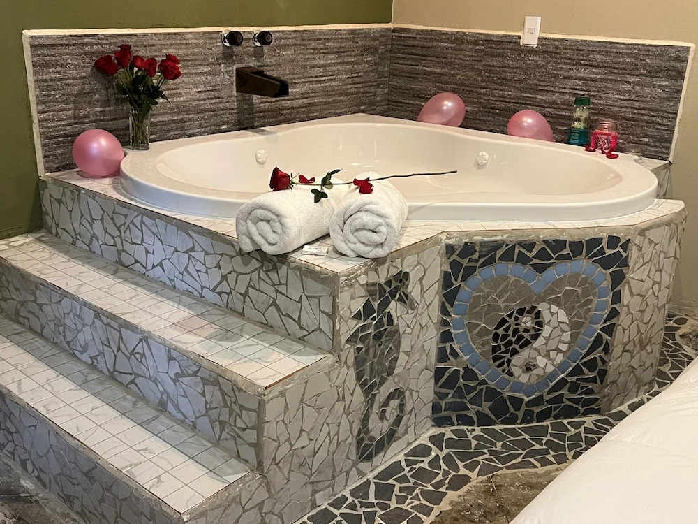 Hokhmah Heart Hotel