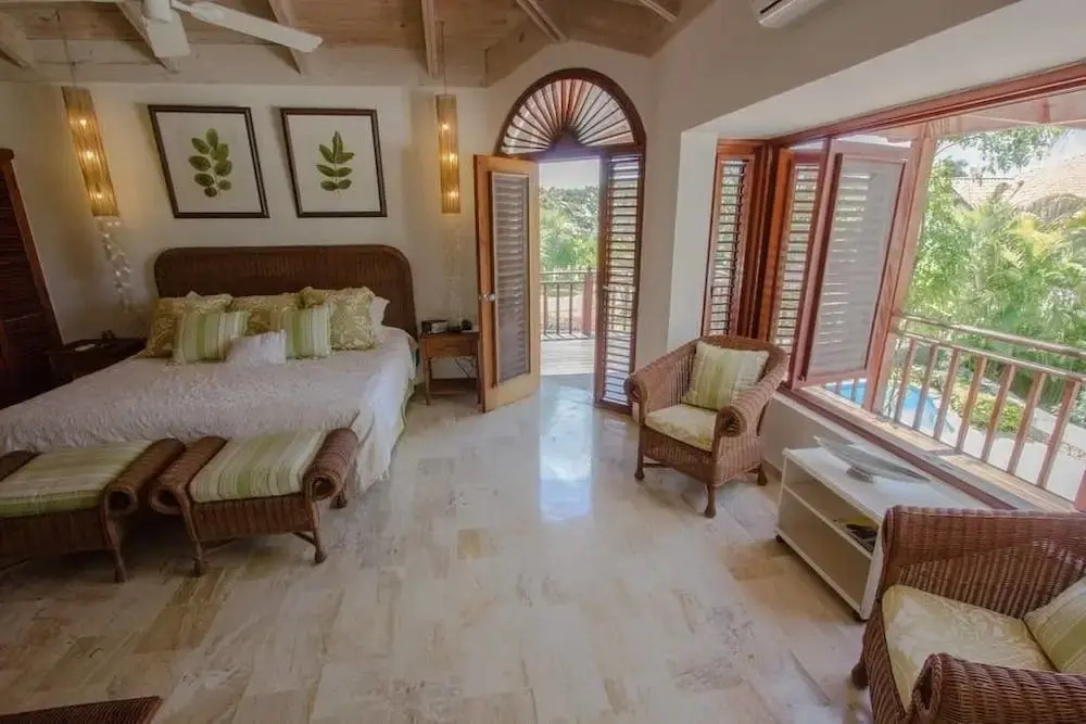 5BR 4.5BA Las Piñas CdC Villa by ASVR