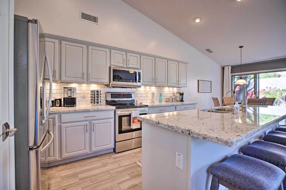 Close to Hikes! Snowbird Oasis w/ Pool in Estrella