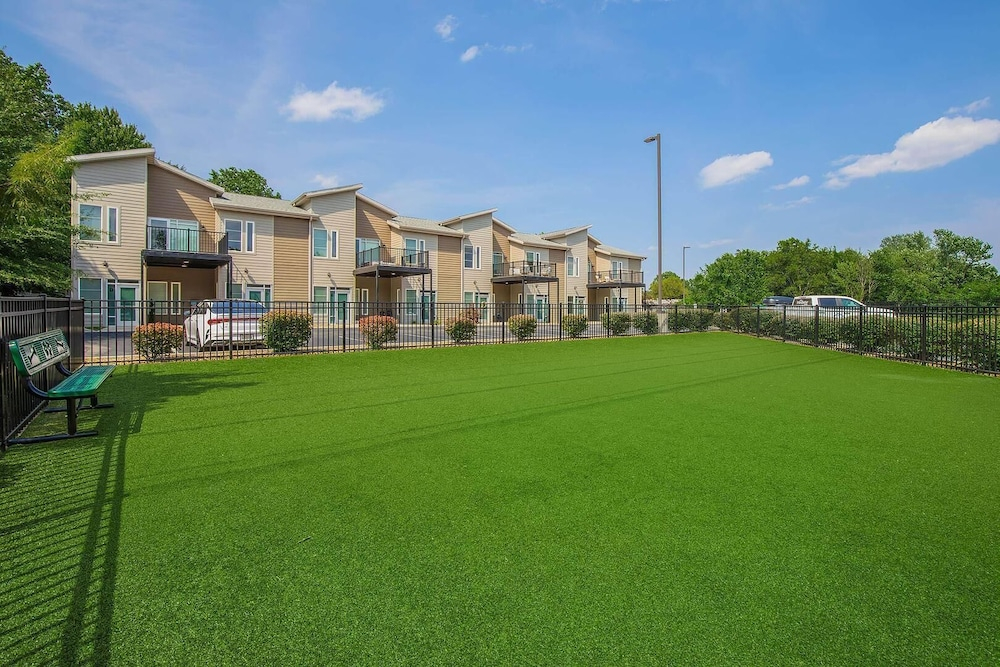 Landing Spectacular 1bd, Courtyard