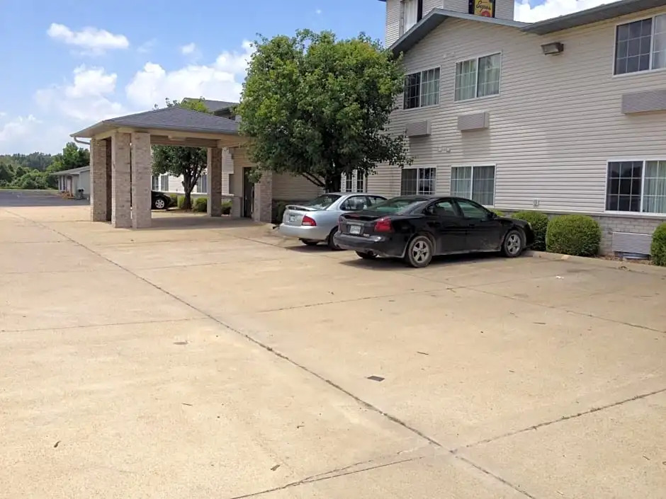 Heritage Inn & Suites