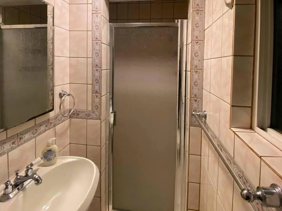 Cozy Studio 5 min to Daly City BART
