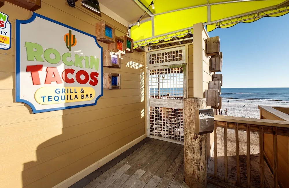 Pelican Isle 212 - Salty Air Bliss