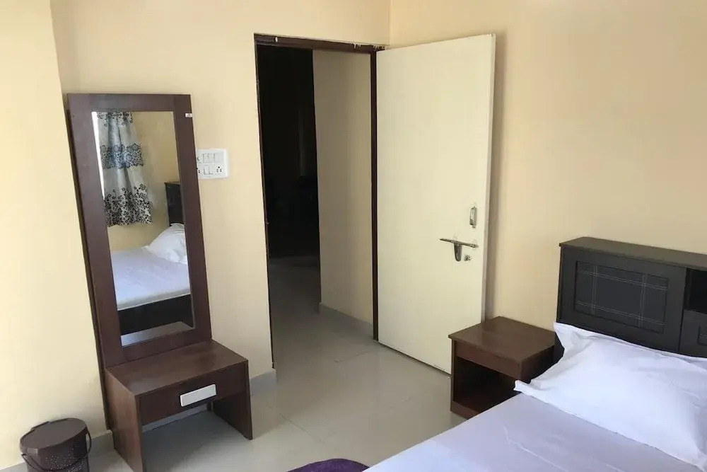 StayEden - Stylish Homestay Airport 2BHK