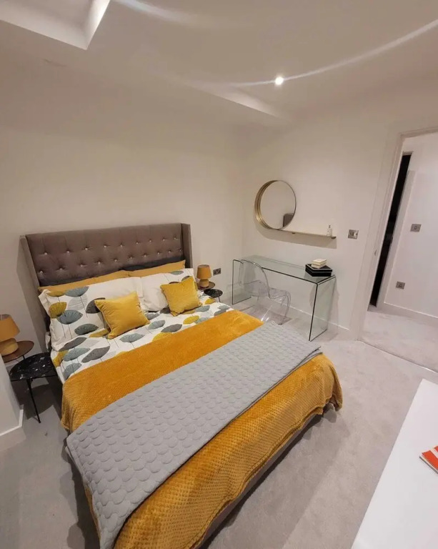 Lux 2 Bed Flat In The Heart Of Rochester