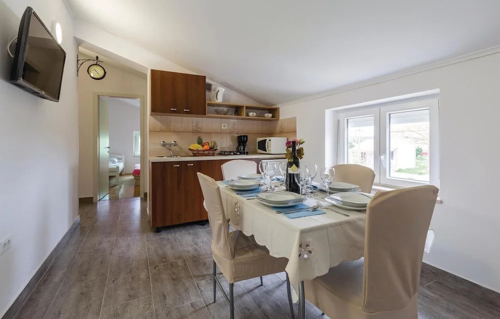 Stunning Apartment in Porec With 2 Bedrooms, Wifi and Outdoor Swimming Pool
