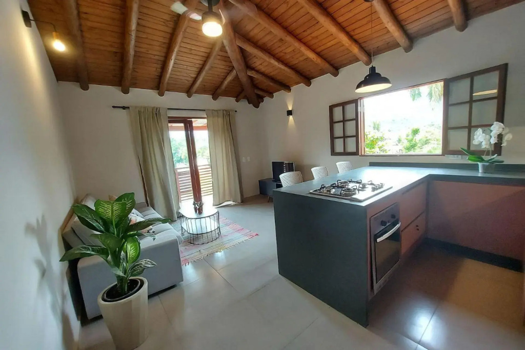 Sapeca - Novo Flat c/ piscina, 50mts da praia, churrasqueira privativa, ar con, wi-fi, netflix. 4pessoas, garagem