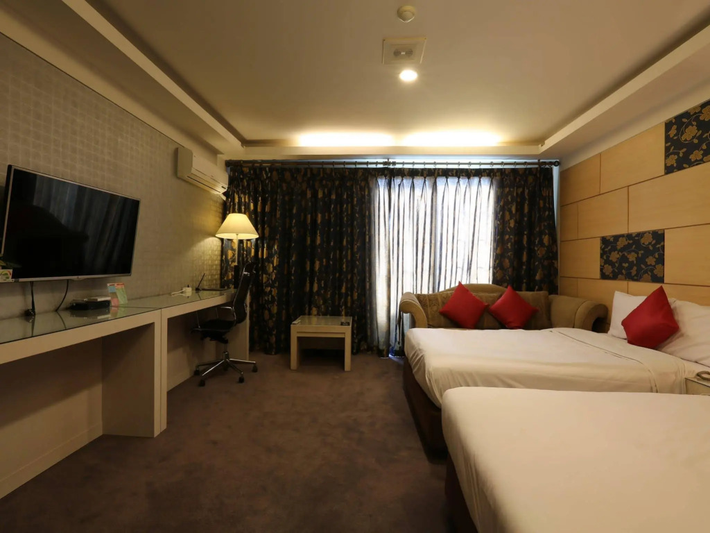Metro Tourist Hotel