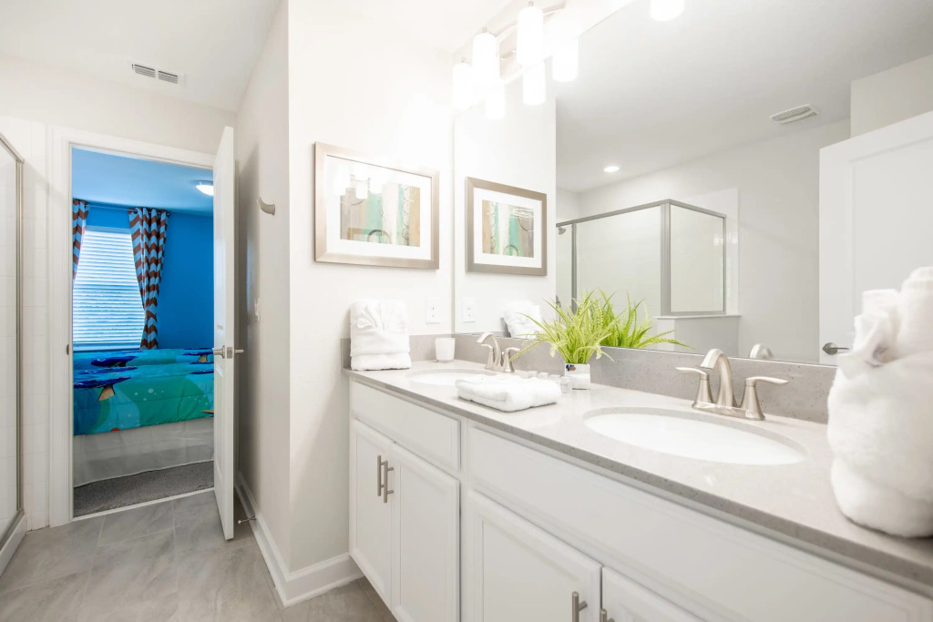 Unique Home with theater, game room and private pool near Disney