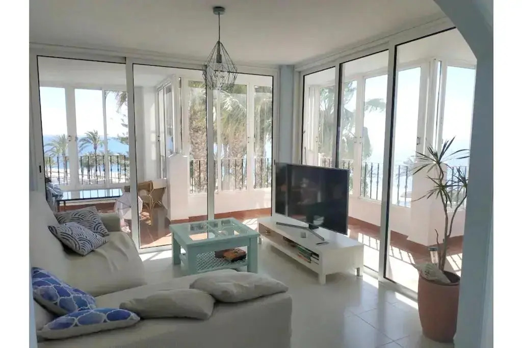 House with 3 bedrooms in Roquetas de Mar with wonderful sea view shared pool furnished terrace 75 m from the beach
