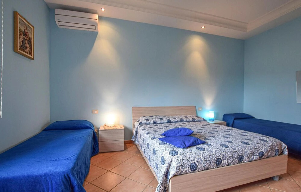 3 Bedroom Cozy Home In Castellammare Del G