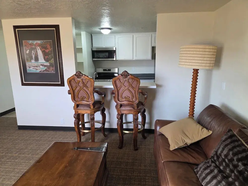 New Western Inn & Suites