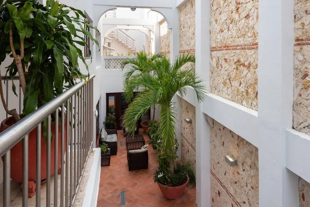 Amazing 6BR 2Pools - Sundeck & BBQ