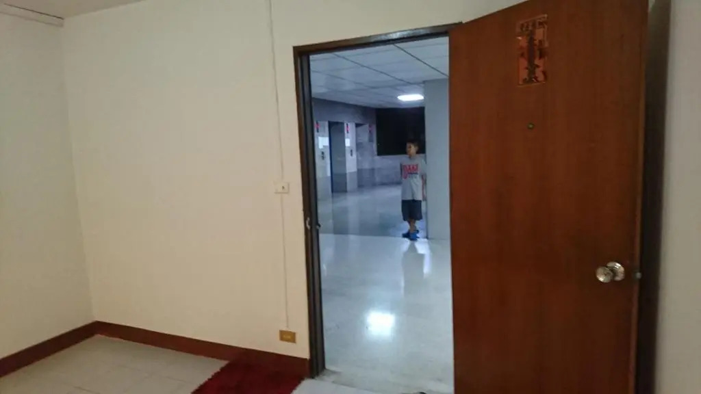 18floor apartment with 2 bedrooms