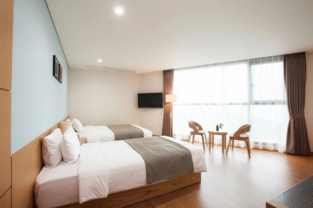 YOUUS Hotel