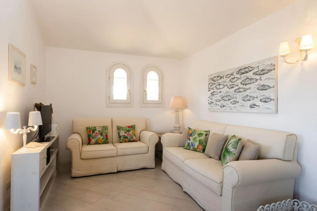 Villetta has two levels with beautiful sea view and located in front of a small park for children an-VILLA GINEPRO