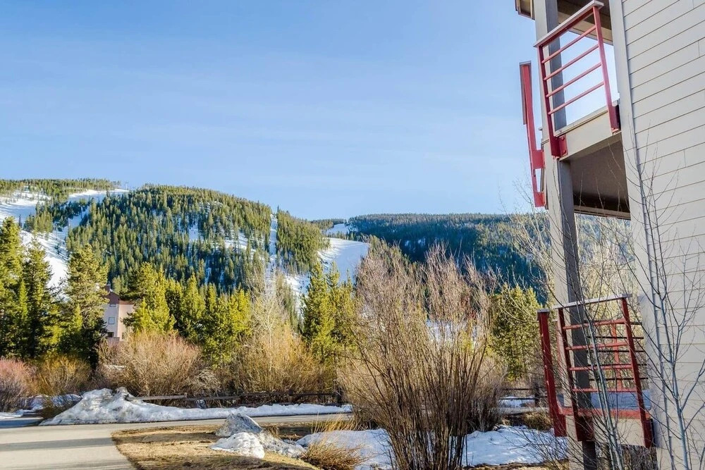 107 Ski Run 2 Bedroom Condo by RedAwning