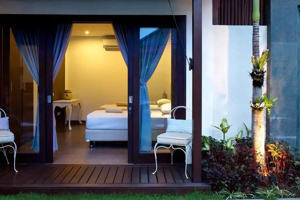 Coklat 3BR Villa with Pool, Seminyak