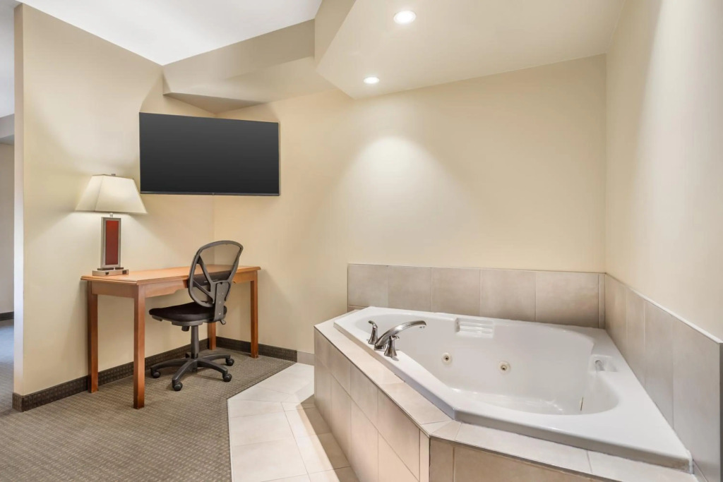 Best Western Plus Service Inn & Suites