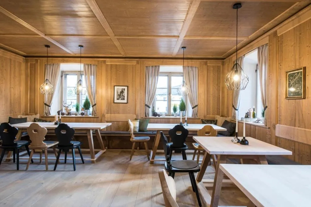 LANDHOTEL ALTE ZOLLSTATION- Historical Building