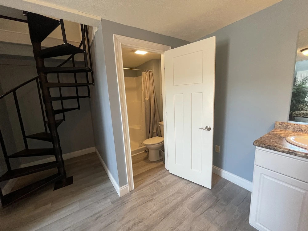 Harbour Square Suites