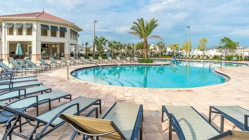 Upstay: Family-friendly 4BR Townhouse w Pool & BBQ